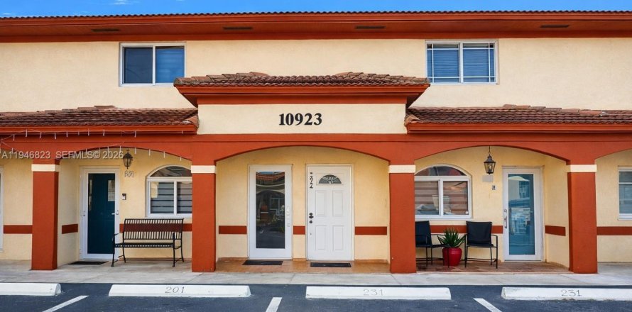 Кондоминиум с 3 спальнями в Хайалиа Гарденс, Флорида № 2003369