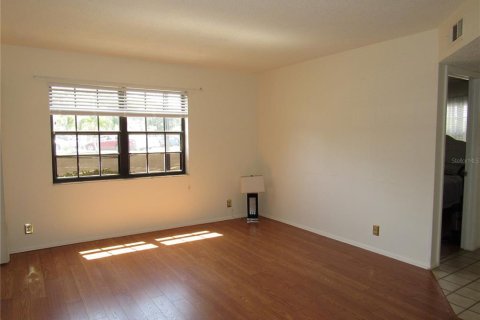 Condo in Port Charlotte, Florida, 2 bedrooms № 2204452 - photo 8