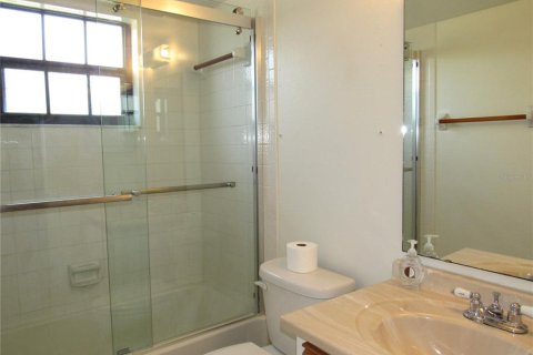 Condo in Port Charlotte, Florida, 2 bedrooms № 2204452 - photo 20