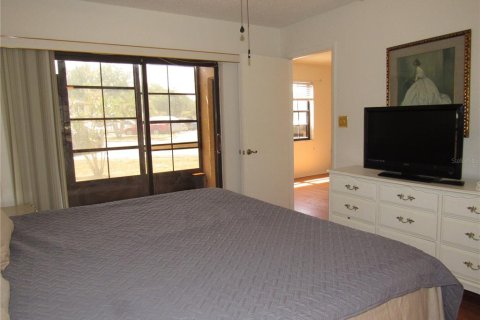Condo in Port Charlotte, Florida, 2 bedrooms № 2204452 - photo 13