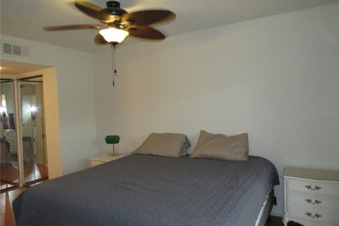 Condo in Port Charlotte, Florida, 2 bedrooms № 2204452 - photo 12