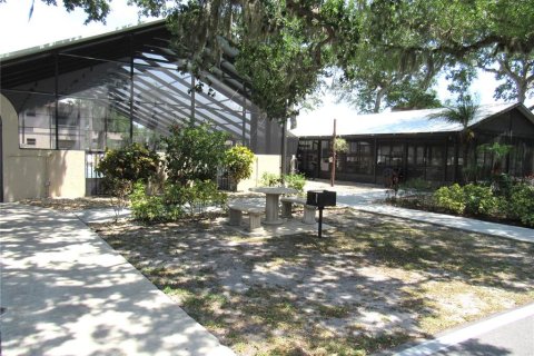 Condo in Port Charlotte, Florida, 2 bedrooms № 2204452 - photo 22