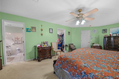 House in Lakeland, Florida 4 bedrooms, 268.02 sq.m. № 2221282 - photo 14