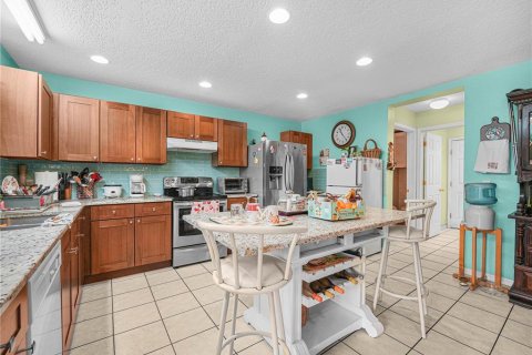 House in Lakeland, Florida 4 bedrooms, 268.02 sq.m. № 2221282 - photo 9