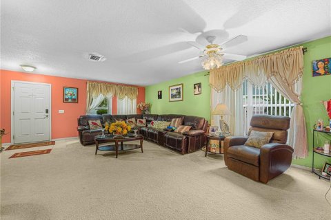 House in Lakeland, Florida 4 bedrooms, 268.02 sq.m. № 2221282 - photo 4