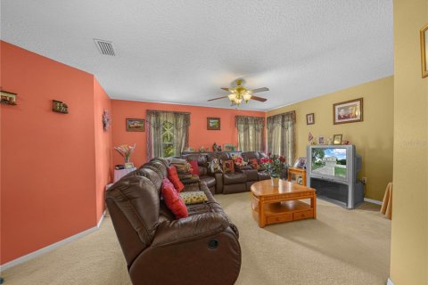 House in Lakeland, Florida 4 bedrooms, 268.02 sq.m. № 2221282 - photo 17