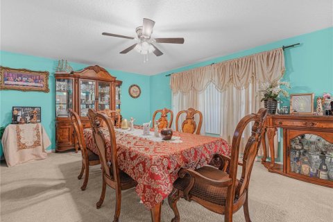 House in Lakeland, Florida 4 bedrooms, 268.02 sq.m. № 2221282 - photo 6