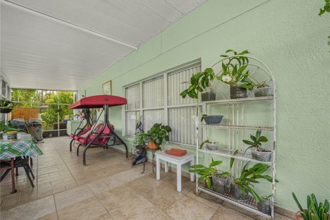 House in Lakeland, Florida 4 bedrooms, 268.02 sq.m. № 2221282 - photo 24