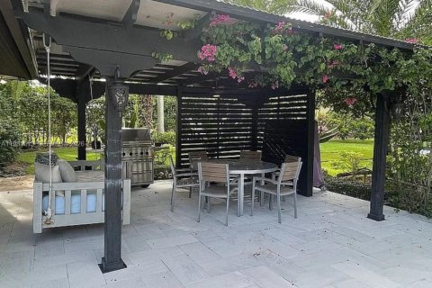 Снять в аренду виллу или дом в Майами, Флорида 5 спален, 241.55м2, № 2080314 - фото 14