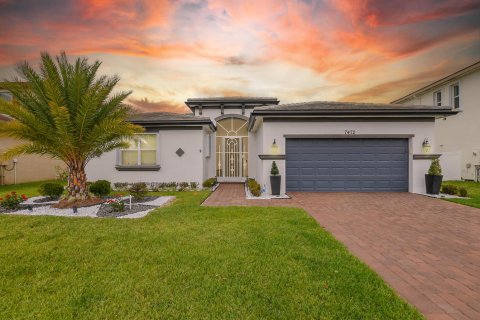 House in Port St. Lucie, Florida 3 bedrooms, 182.27 sq.m. № 2175382
