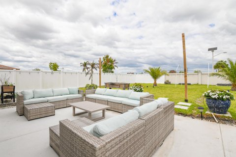 Villa ou maison à vendre à Port St. Lucie, Floride: 3 chambres, 182.27 m2 № 2175382 - photo 30