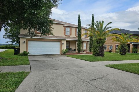 House in Clermont, Florida 4 bedrooms, 304.81 sq.m. № 1881278 - photo 1