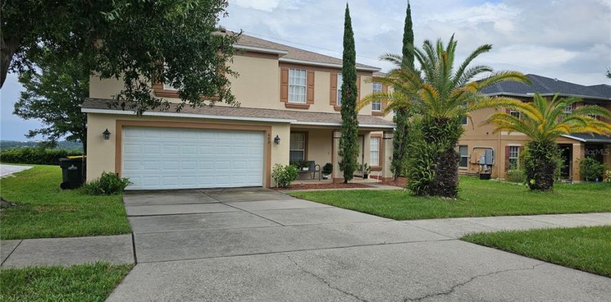 House in Clermont, Florida 4 bedrooms, 304.81 sq.m. № 1881278