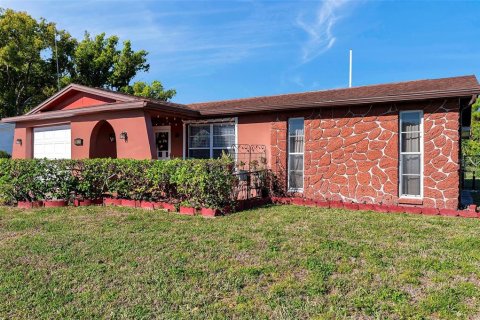 Casa en venta en Port Richey, Florida, 2 dormitorios, 78.6 m2 № 1585774 - foto 3