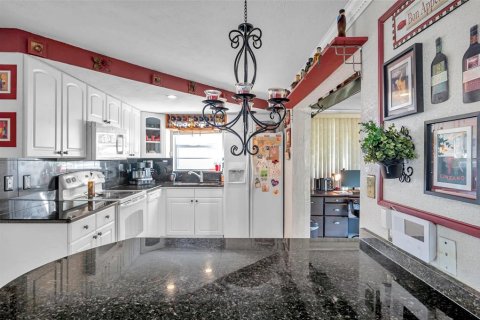 Casa en venta en Port Richey, Florida, 2 dormitorios, 78.6 m2 № 1585774 - foto 18