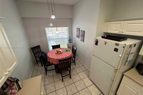 House in Pompano Beach, Florida 3 bedrooms, 151.06 sq.m. № 1731496 - photo 16