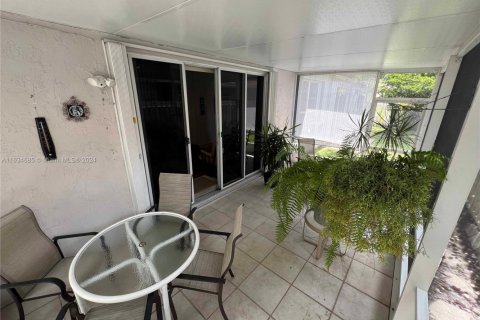 House in Pompano Beach, Florida 3 bedrooms, 151.06 sq.m. № 1731496 - photo 30