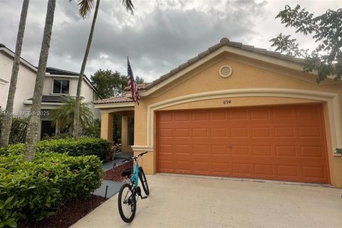 Villa ou maison à louer à Weston, Floride: 3 chambres, 132.29 m2 № 1941360 - photo 1