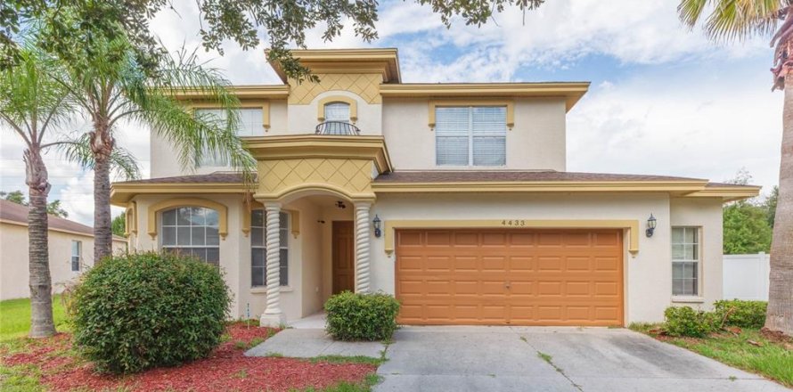 Villa ou maison à Wesley Chapel, Floride 4 chambres, 259.94 m2 № 2348160
