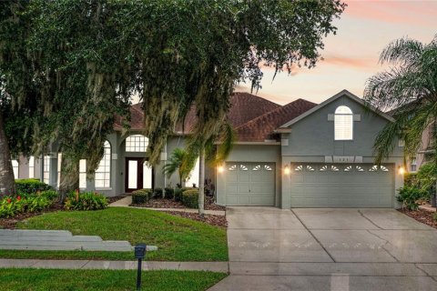 House in Longwood, Florida 4 bedrooms, 270.07 sq.m. № 1902996 - photo 1