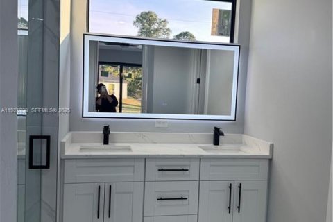 Casa en venta en Lehigh Acres, Florida, 3 dormitorios, 142.23 m2 № 1984299 - foto 17