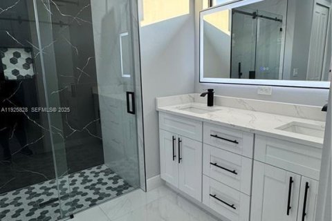 Casa en venta en Lehigh Acres, Florida, 3 dormitorios, 142.23 m2 № 1984299 - foto 16