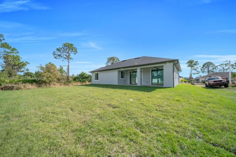 House in Lehigh Acres, Florida 3 bedrooms, 142.23 sq.m. № 1984299 - photo 29