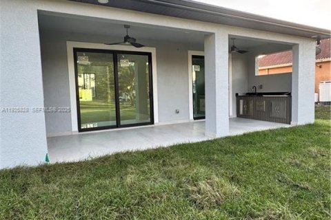 Casa en venta en Lehigh Acres, Florida, 3 dormitorios, 142.23 m2 № 1984299 - foto 27