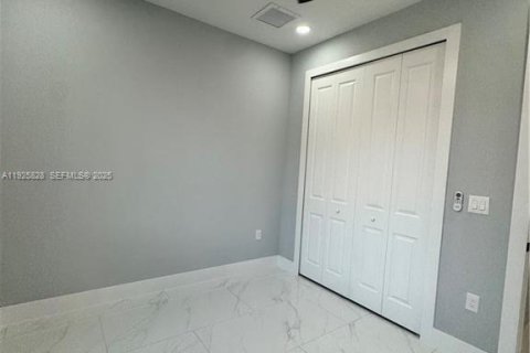 Casa en venta en Lehigh Acres, Florida, 3 dormitorios, 142.23 m2 № 1984299 - foto 20