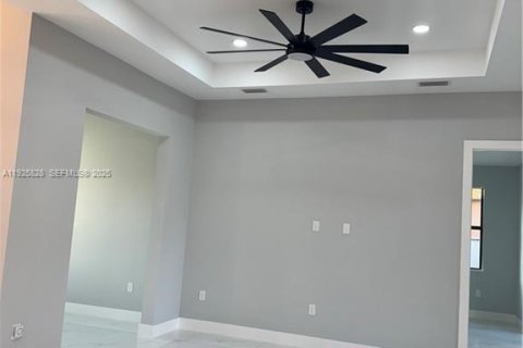 Casa en venta en Lehigh Acres, Florida, 3 dormitorios, 142.23 m2 № 1984299 - foto 11