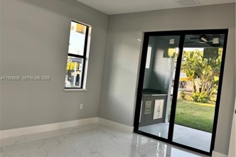 Casa en venta en Lehigh Acres, Florida, 3 dormitorios, 142.23 m2 № 1984299 - foto 10