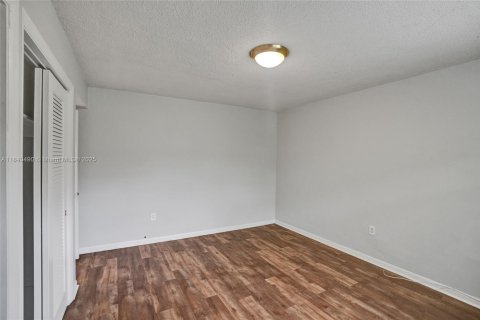 Condo in Miami Beach, Florida, 1 bedroom  № 1829021 - photo 26