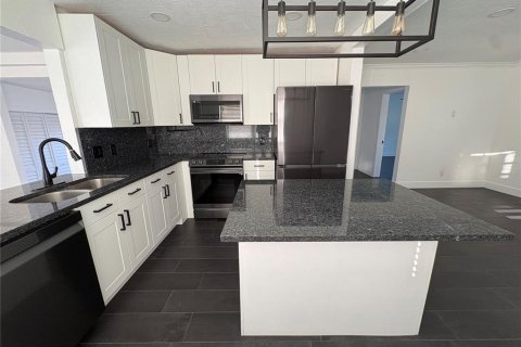 Villa ou maison à vendre à Pinellas Park, Floride: 4 chambres, 118.54 m2 № 2414982 - photo 7