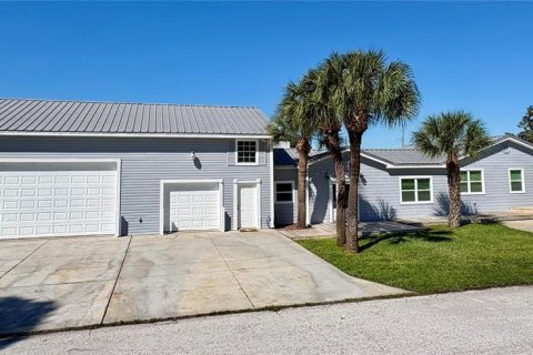 Villa ou maison à Pinellas Park, Floride 4 chambres, 118.54 m2 № 2414982