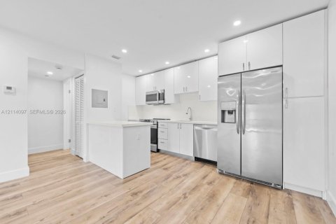 Copropriété à vendre à Miami, Floride: 1 chambre, 79.34 m2 № 2439378 - photo 4