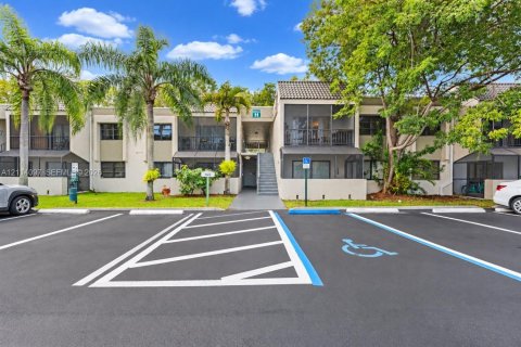 Copropriété à vendre à Miami, Floride: 1 chambre, 79.34 m2 № 2439378 - photo 16