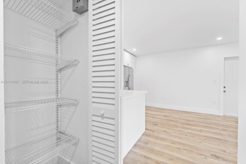 Copropriété à vendre à Miami, Floride: 1 chambre, 79.34 m2 № 2439378 - photo 20