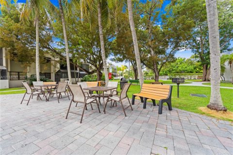 Copropriété à vendre à Miami, Floride: 1 chambre, 79.34 m2 № 2439378 - photo 17