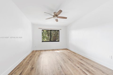 Copropriété à vendre à Miami, Floride: 1 chambre, 79.34 m2 № 2439378 - photo 9
