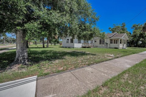 House in Clearwater, Florida 5 bedrooms, 156.26 sq.m. № 1869681 - photo 2