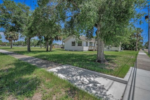 House in Clearwater, Florida 5 bedrooms, 156.26 sq.m. № 1869681 - photo 8
