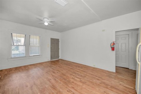 House in Clearwater, Florida 5 bedrooms, 156.26 sq.m. № 1869681 - photo 19