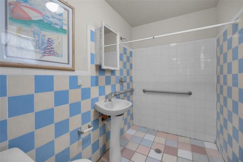 House in Clearwater, Florida 5 bedrooms, 156.26 sq.m. № 1869681 - photo 26