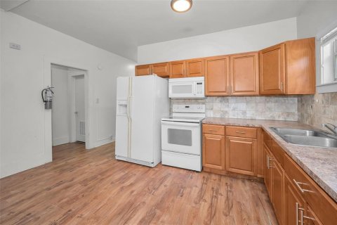 House in Clearwater, Florida 5 bedrooms, 156.26 sq.m. № 1869681 - photo 20