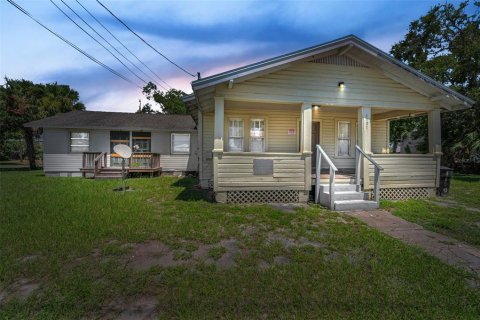 House in Clearwater, Florida 5 bedrooms, 156.26 sq.m. № 1869681 - photo 1