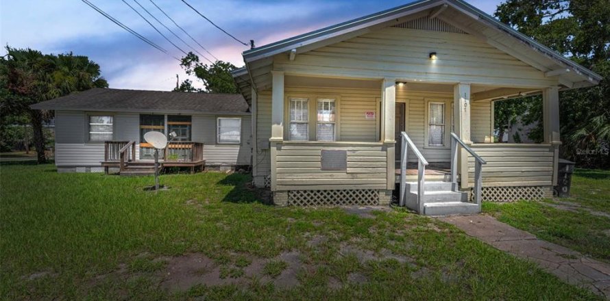 House in Clearwater, Florida 5 bedrooms, 156.26 sq.m. № 1869681