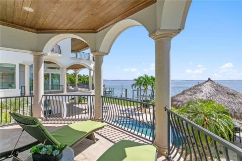 House in Tierra Verde, Florida 5 bedrooms, 654.22 sq.m. № 2101011 - photo 30