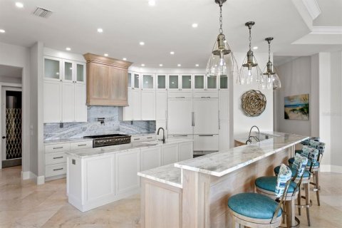 House in Tierra Verde, Florida 5 bedrooms, 654.22 sq.m. № 2101011 - photo 19