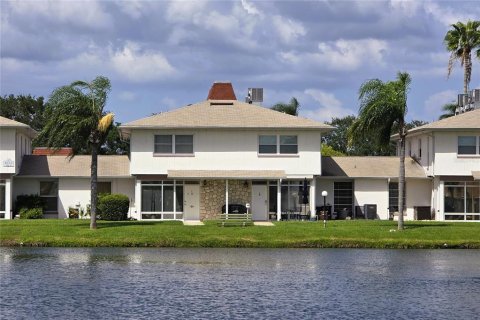 Condo in Holiday, Florida, 2 bedrooms  № 1879604 - photo 23