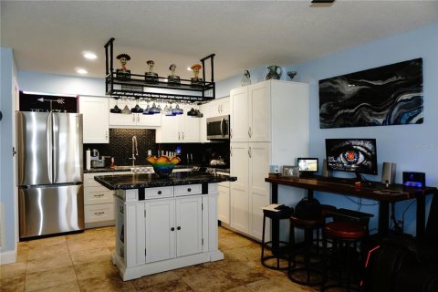 Condo in Holiday, Florida, 2 bedrooms  № 1879604 - photo 30